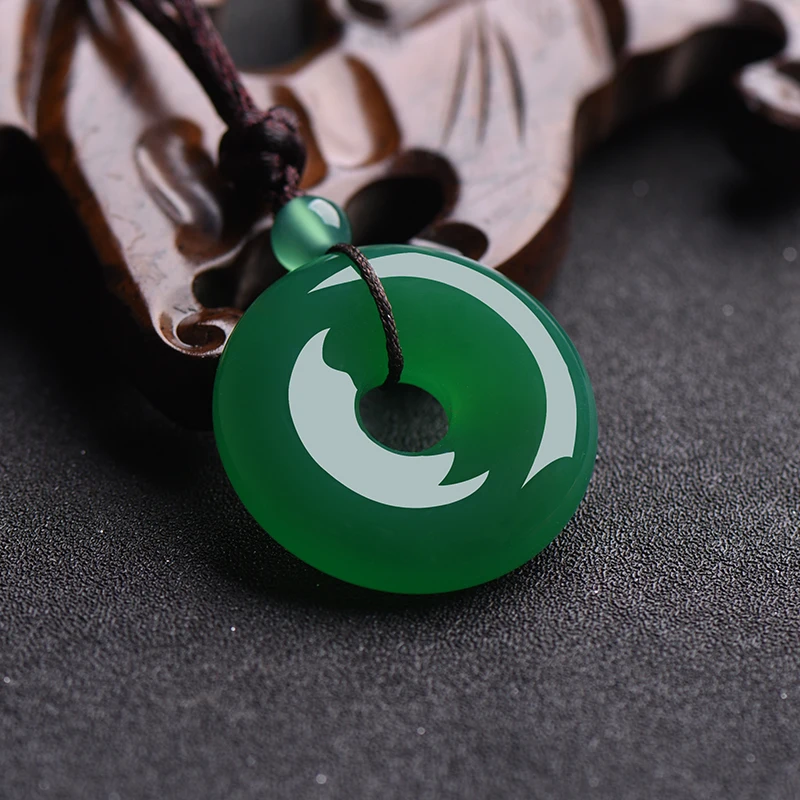 قلادة اليشم الطبيعية على شكل د - مراجعة Men Accessories Usa وسعره